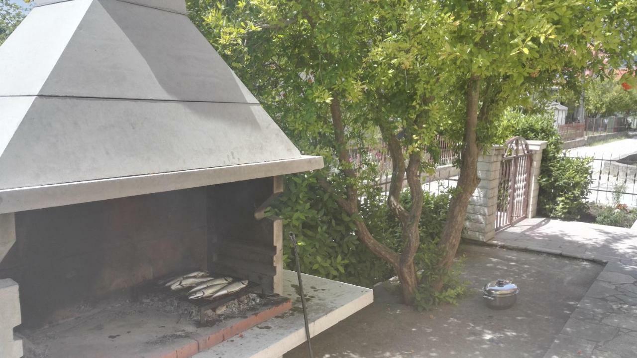 Apartmani Ljubica Kaštela Exterior foto