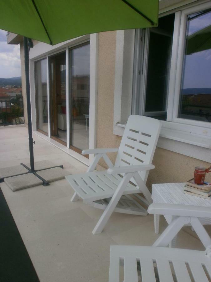 Apartmani Ljubica Kaštela Exterior foto