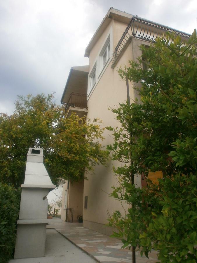 Apartmani Ljubica Kaštela Exterior foto